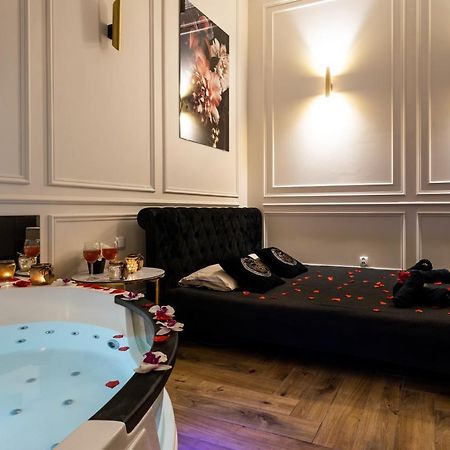 Vistula Boulevards Jacuzzi Apartment Krasków Exterior foto