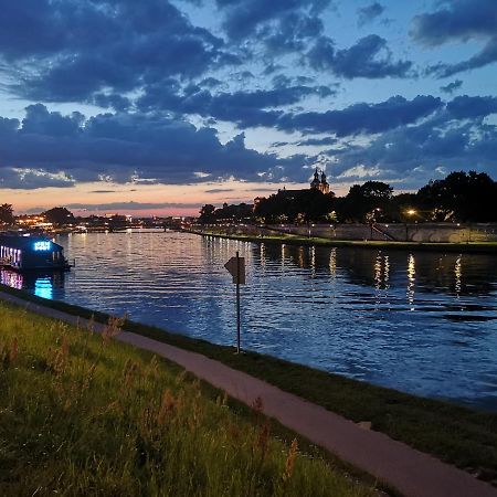 Vistula Boulevards Jacuzzi Apartment Krasków Exterior foto