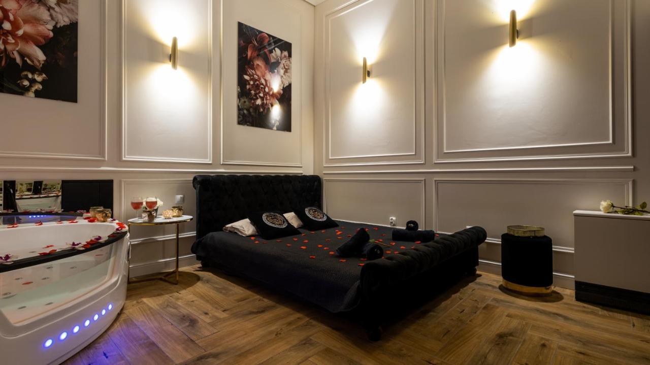 Vistula Boulevards Jacuzzi Apartment Krasków Exterior foto